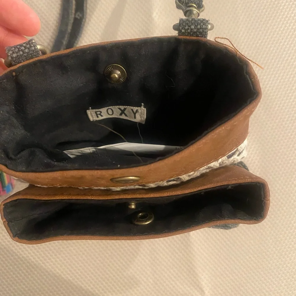 Two Roxy Crossbody Purses - Picture 5 of 9